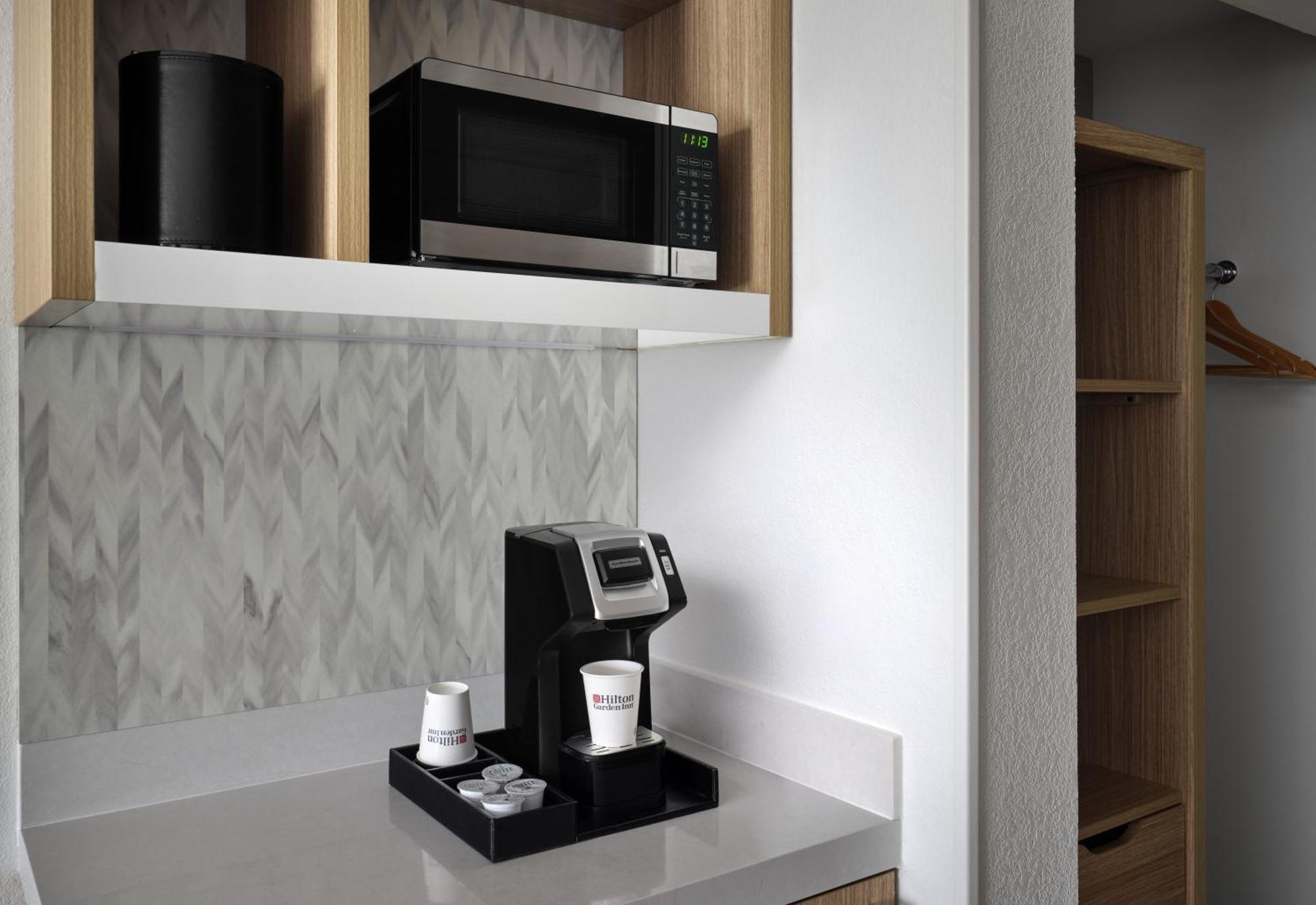 Hilton Garden Inn Tampa East Brandon Mango Экстерьер фото